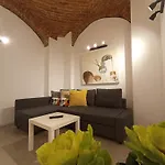 Art & Cozy Apartments